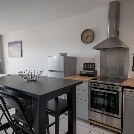 Appartamento Appt De Charme Avec Grand Balcon Proche Avignon Wifi Gratuit Monteux Esterno foto