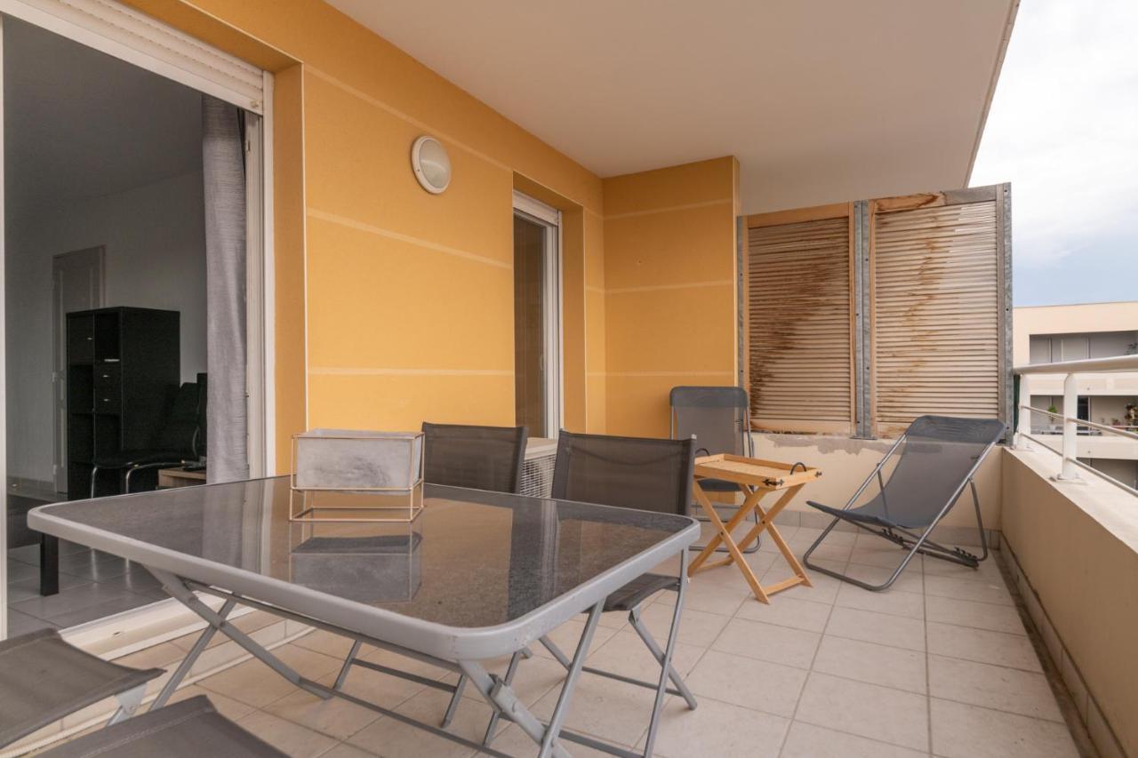 Appartamento Appt De Charme Avec Grand Balcon Proche Avignon Wifi Gratuit Monteux Esterno foto